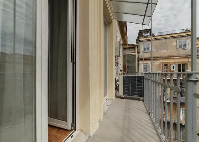 Guesthost - Rione Prati Elegant Apartment With Balcony