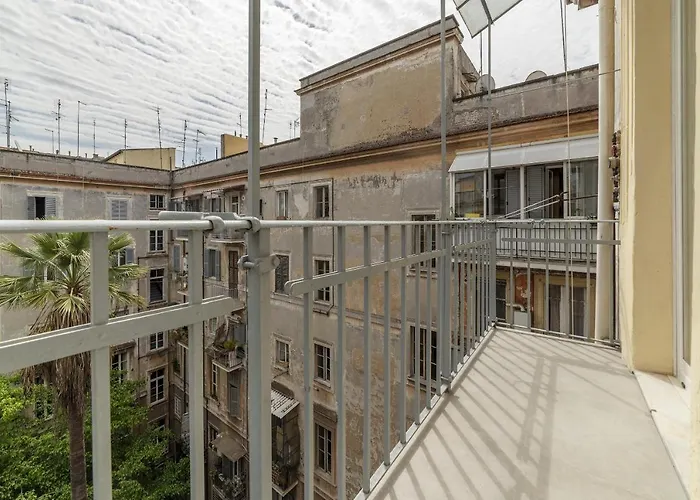 Guesthost - Rione Prati Elegant Apartment With Balcony